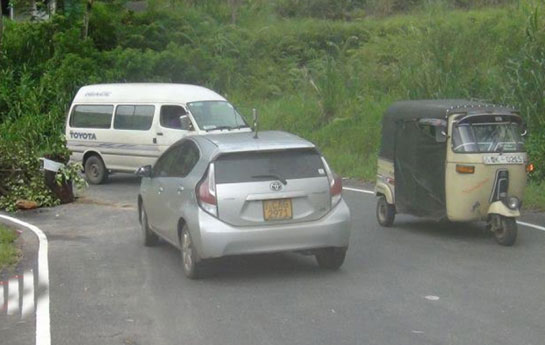 Traffic impact on Hatton – Colombo main road
