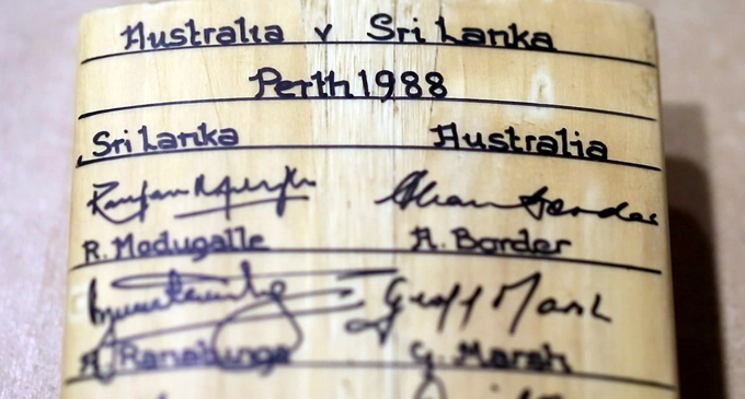 Search for story behind mystery Australia and Sri Lanka Antarctic cricket bat [PICTURES]