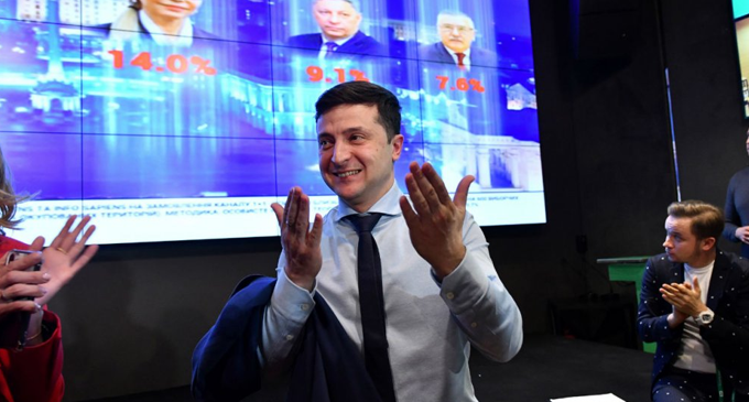 Ukraine election: Comedian leads presidential contest – [IMAGES]