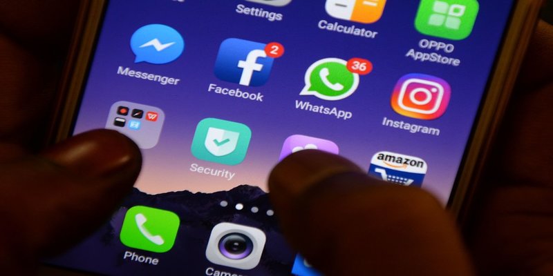 Facebook, Instagram & WhatsApp suffer outages