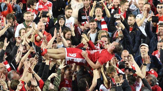 Union Berlin reach Bundesliga for first time Union Berlin reach Bundesliga for first time