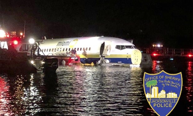 Passengers escape after plane skids off runway into river in Jacksonville, Florida Passengers escape after plane skids off runway into river in Jacksonville, Florida