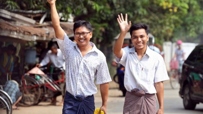 Myanmar journalists: Wa Lone and Kyaw Soe Oo are freed