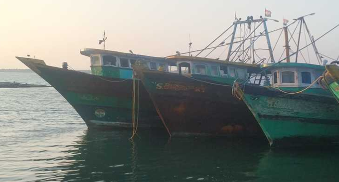 Twenty Lankan fisher boats Maldives bound