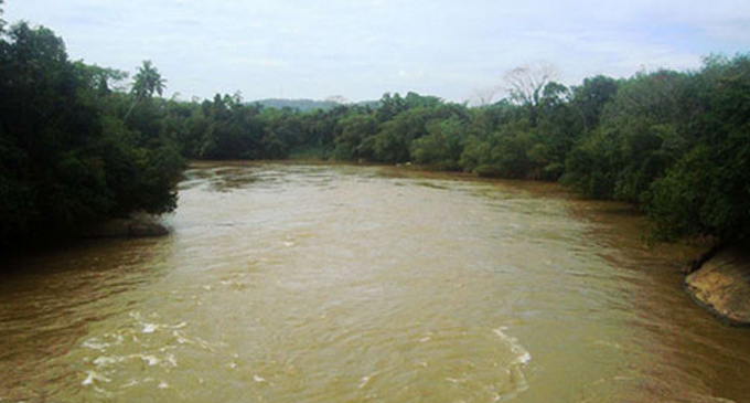 Kalu Ganga rising to flood level
