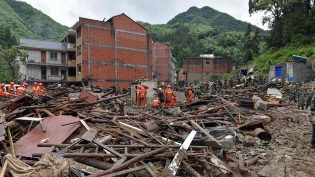 Death toll rises as typhoon moves up China Coast