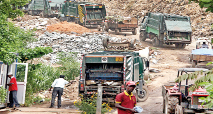 Aruwakkalu bound garbage lorries attacked