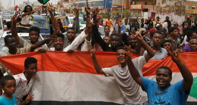 Sudan crisis: Military and opposition agree constitutional declaration
