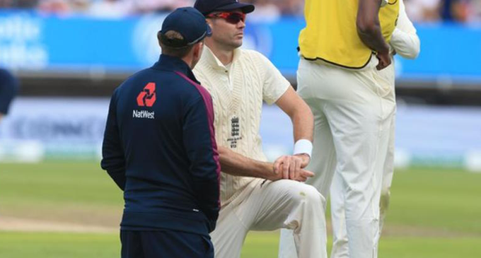 England’s James Anderson apologised after injuring calf England’s James Anderson apologised after injuring calf