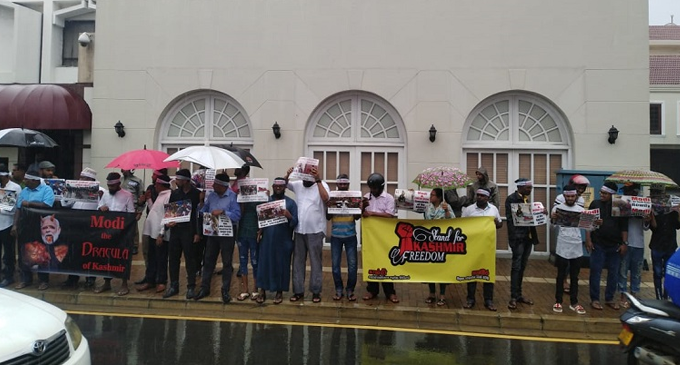 Protest demonstration held for Kashmir in front of Indian High Commission in Colombo -[VIDEO)