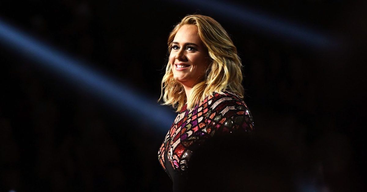 Adele shows off her slim figure at Drake’s birthday party Adele shows off her slim figure at Drake’s birthday party