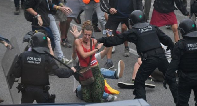 Violent clashes erupt as Spanish court jails Catalonia leaders – [IMAGES]