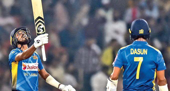 Hasaranga, Fernando star as Sri Lanka whitewash Pakistan in T20 series