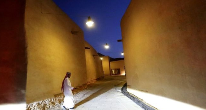 Saudi Arabia: Unmarried foreign couples can now rent hotel rooms