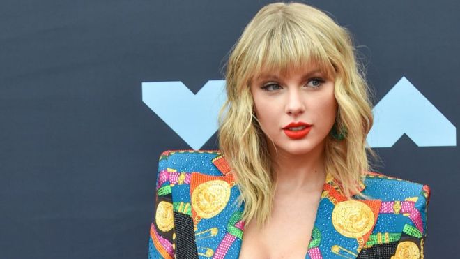 Taylor Swift is allowed to play her music at the AMAs after all