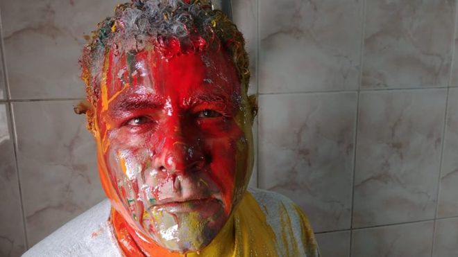 Gamal Eid: Egypt rights activist ‘attacked and doused in paint by armed men’