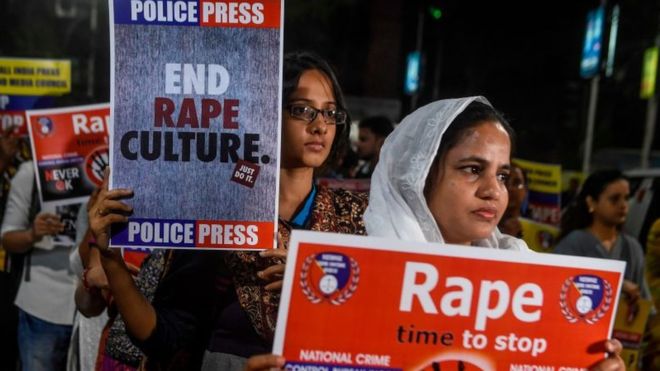 India woman set on fire on her way to rape case hearing