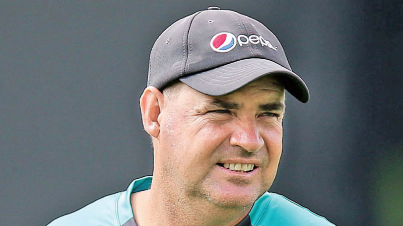 Mickey Arthur arrives in Sri Lanka