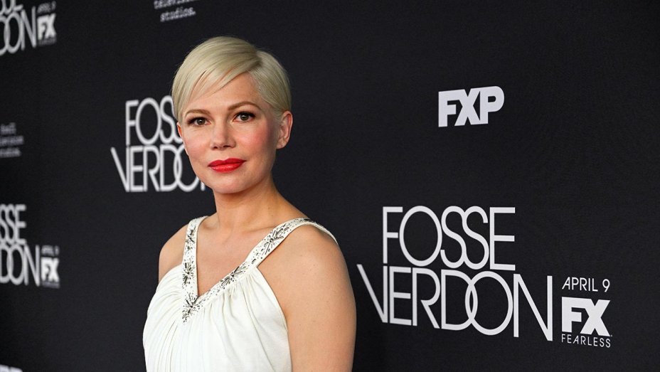Michelle Williams is engaged and expecting with director Thomas Kail Michelle Williams is engaged and expecting with director Thomas Kail