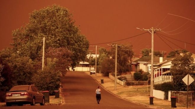 Australia fires: Victoria extends ‘state of disaster’ as threat intensifies