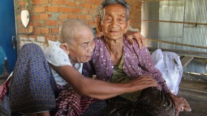 Cambodian sisters, 98 and 101, reunited after 47 years – [IMAGES]