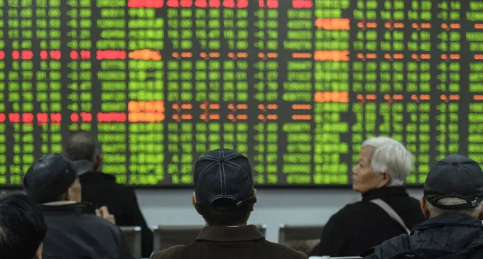Coronavirus: Chinese stocks plunge as markets reopen