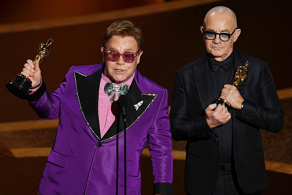 Elton John, Bernie Taupin win Best Original Song Oscar for ‘(I’m Gonna) Love Me Again’