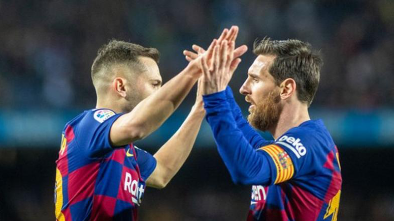 Barcelona players to take 70% pay cut