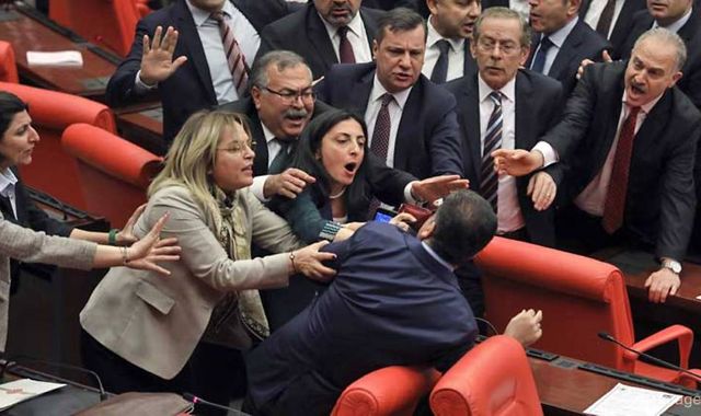 Brawl erupts in Turkish parliament over Syria military action – [VIDEO]