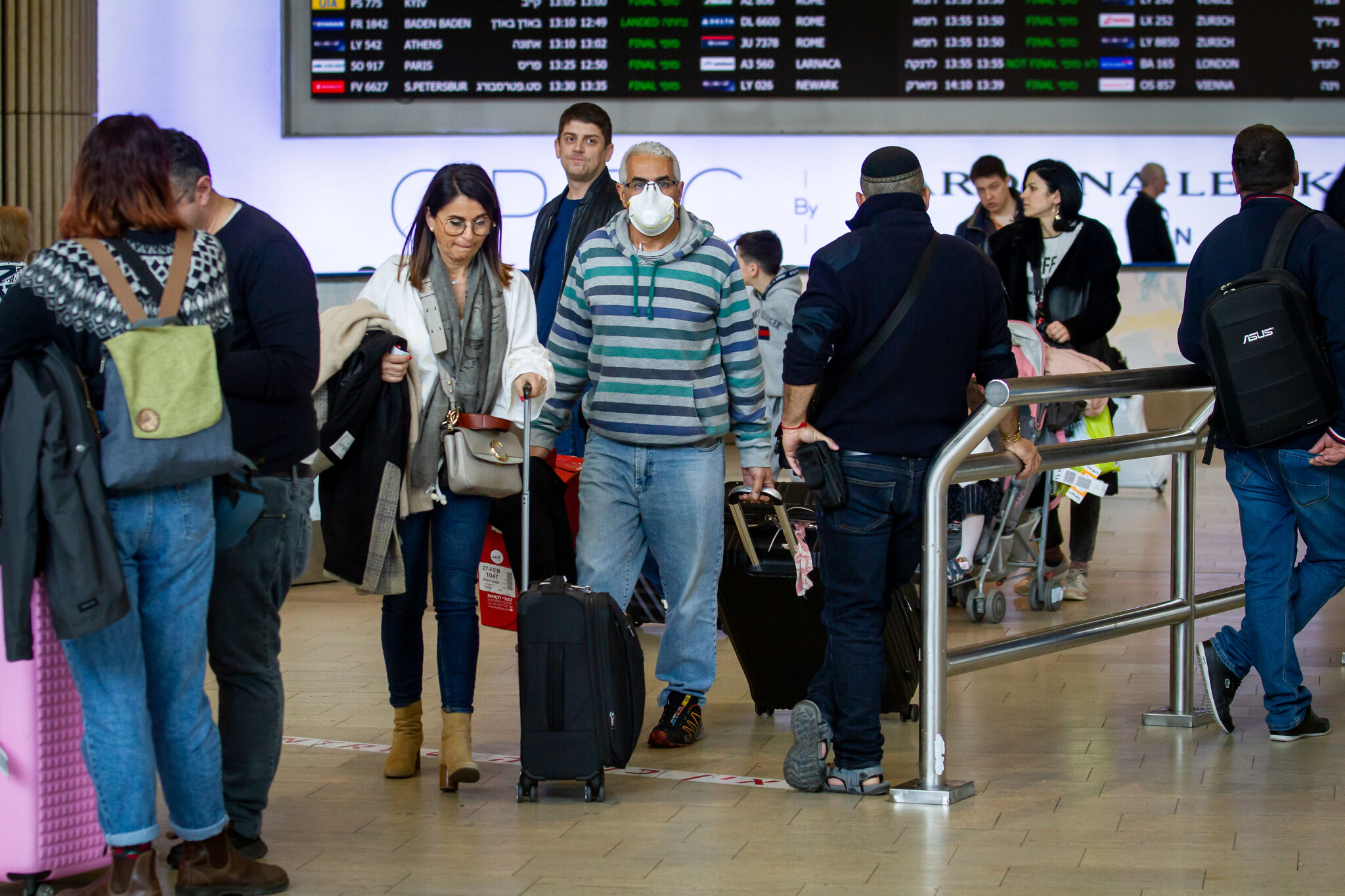 Coronavirus: Hong Kong to quarantine all arrivals from abroad