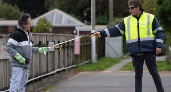 New Zealand claims no community cases as lockdown eases New Zealand claims no community cases as lockdown eases