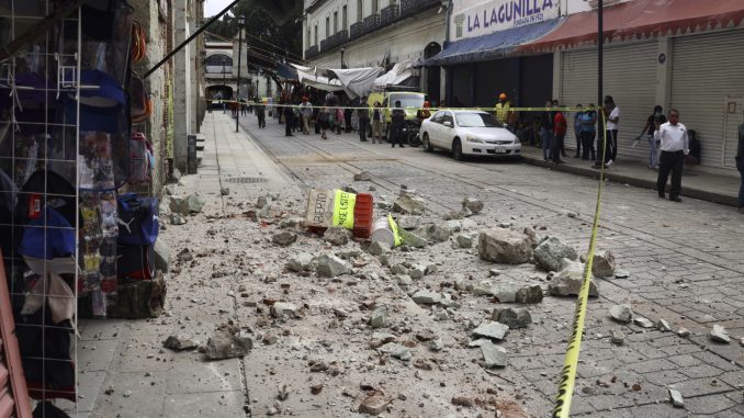 Southern Mexico hit by 7.4 magnitude earthquake