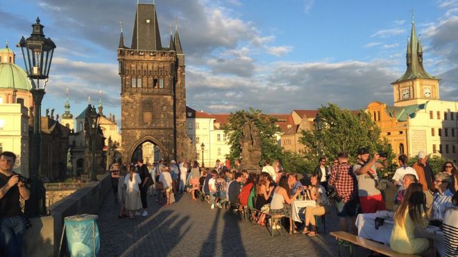 Coronavirus: Czechs hold ‘farewell party’ for pandemic