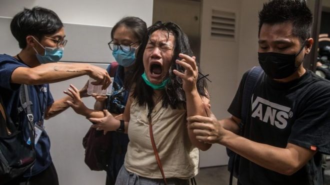 Hong Kong: US passes sanctions as nations condemn new law