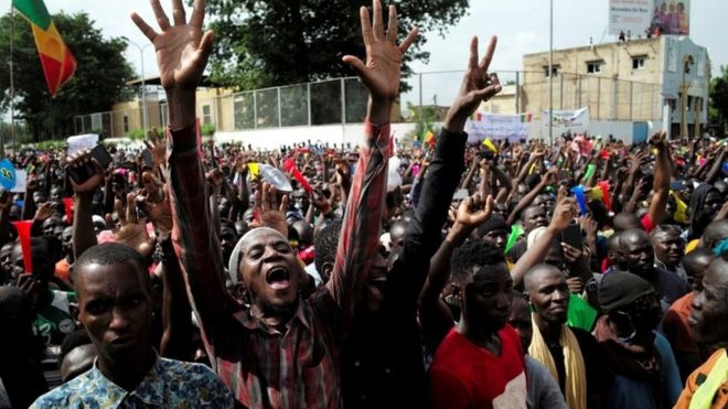 Mali protesters occupy national broadcaster