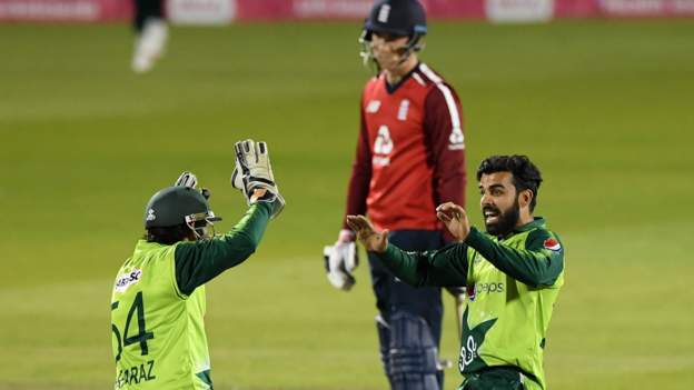 Pakistan beat England in final-ball thriller Pakistan beat England in final-ball thriller