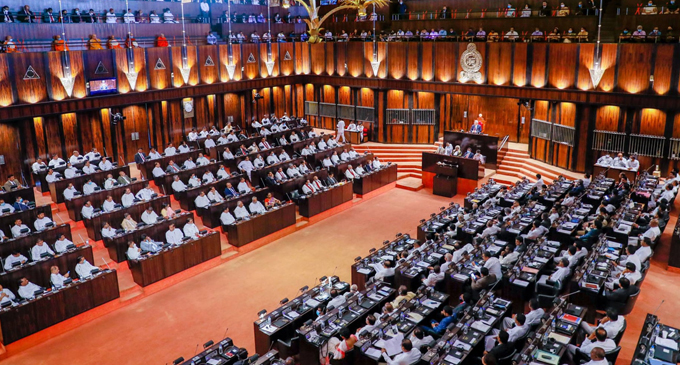 Parliament to re-open public gallery today