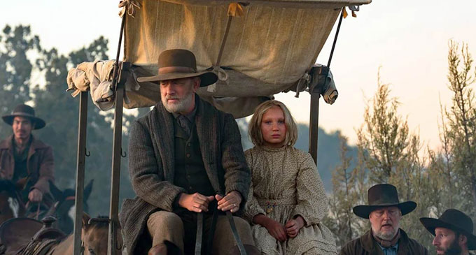 ‘News of the World’ showcases Tom Hanks in an old-fashioned western