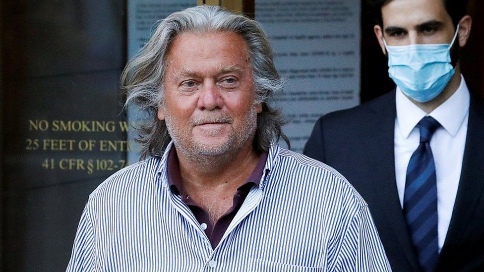 Trump includes ex-aide Bannon in swathe of pardons