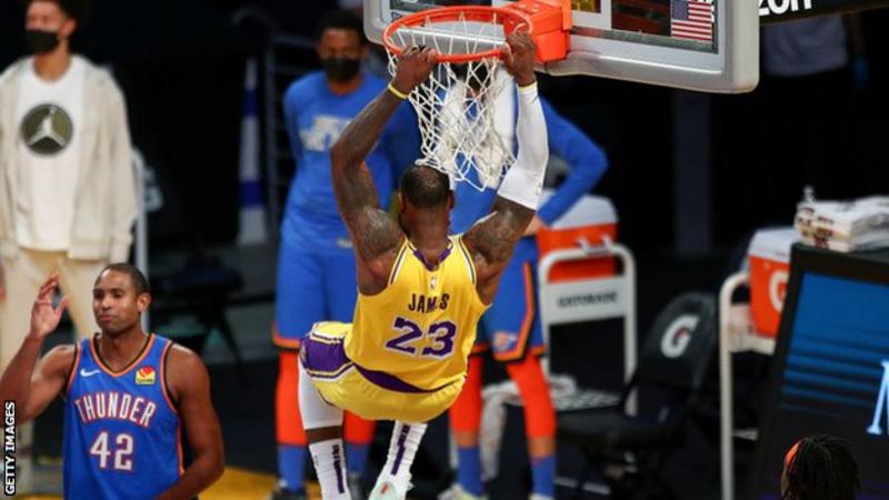 James scores 28 points as Lakers win in overtime James scores 28 points as Lakers win in overtime