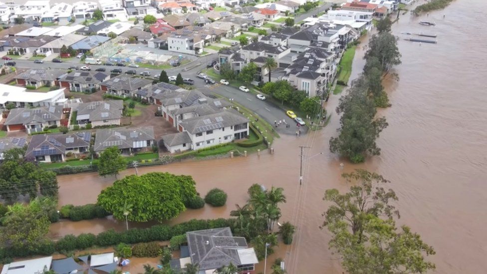 New South Wales evacuates 18,000 as floods worsen