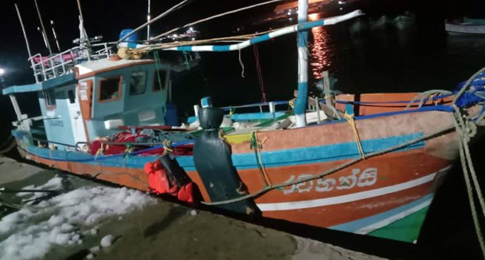 Lankan boat intercepted off Kerala coast; Heroin and AK-47 guns seized