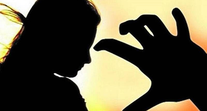 Officer attached to Kesbewa Divisional Secretariat, assaulted Officer attached to Kesbewa Divisional Secretariat, assaulted