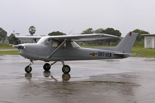 Air Force Cessna plane makes emergency landing in Trincomalee Air Force Cessna plane makes emergency landing in Trincomalee
