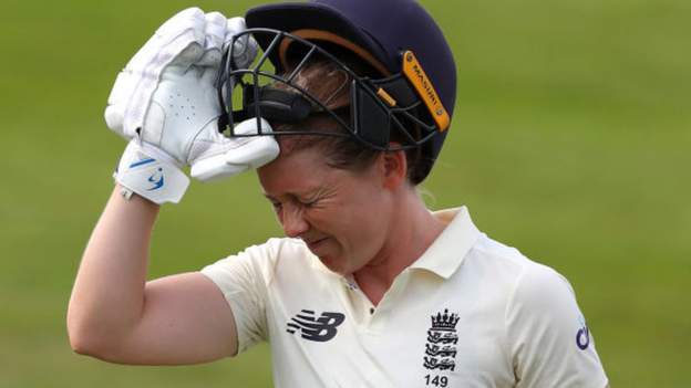 Knight hits 95 but India fight back on absorbing first day of Test Knight hits 95 but India fight back on absorbing first day of Test