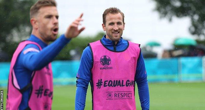 Man City line up bid for Tottenham striker Kane Man City line up bid for Tottenham striker Kane