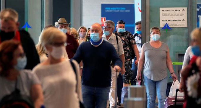 Spain opens borders to vaccinated tourists