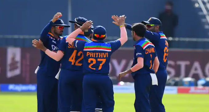 India thrash Sri Lanka to take a 1-0 series lead
