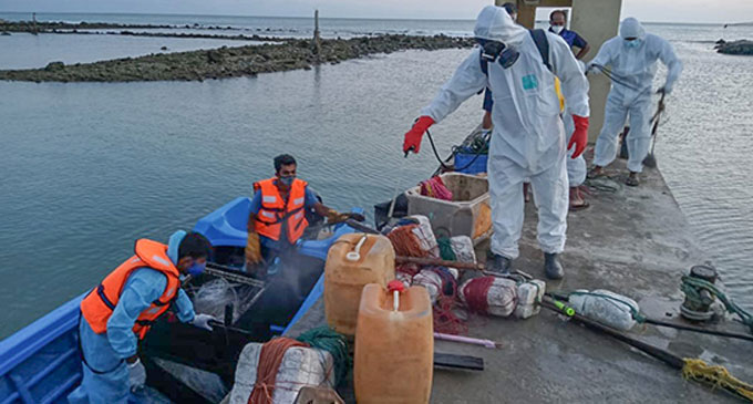 Foreigners arrested by Navy with heroin in Southern seas