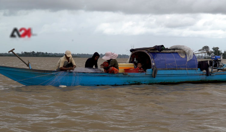 Se San II Dam disrupts many Cambodian fishermen